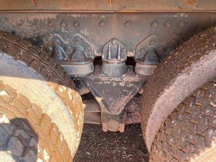 #412-•-1988-white-gmc/autocar-quad-axle-dump-truck-(title-in-delay)-(wakefield,-mi)-image-38