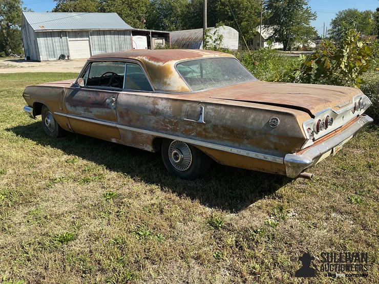 1963-chevrolet-impala-collector-car-image-7