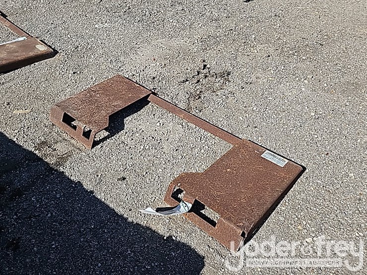 unused-thick-quick-tach-cut-out-mount-plate-to-suit-skidsteer-image-5
