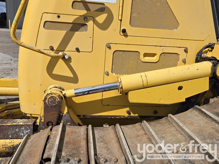 2018-komatsu-d61pxi-24-image-22