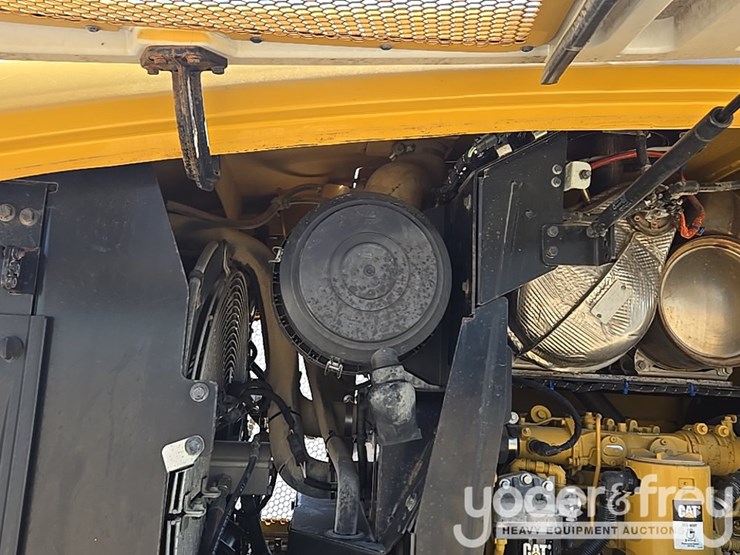 2020-caterpillar-930-image-28