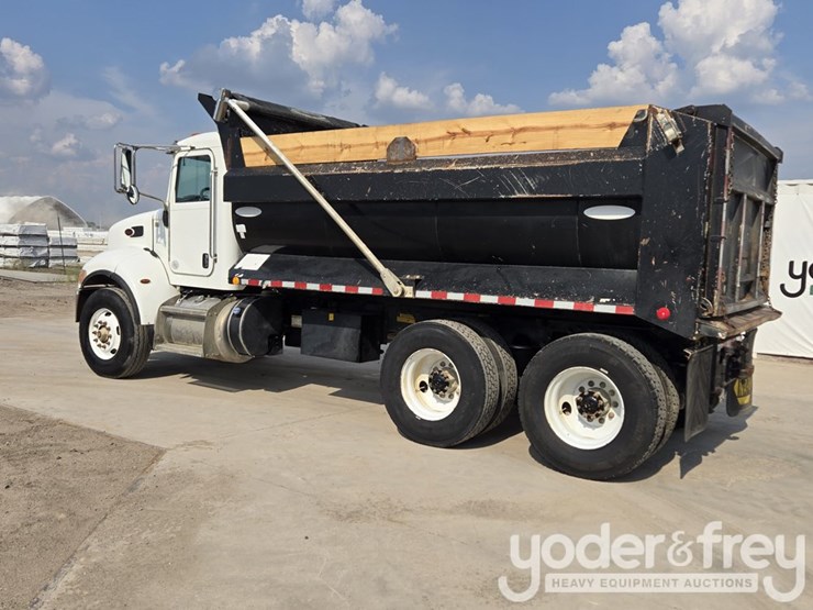 2018-peterbilt-348-image-7