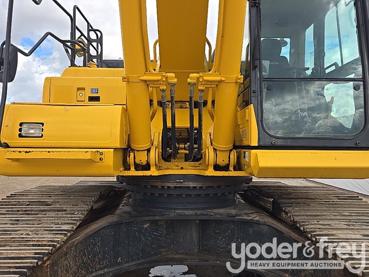 2023-komatsu-pc490-lc-11-image-27