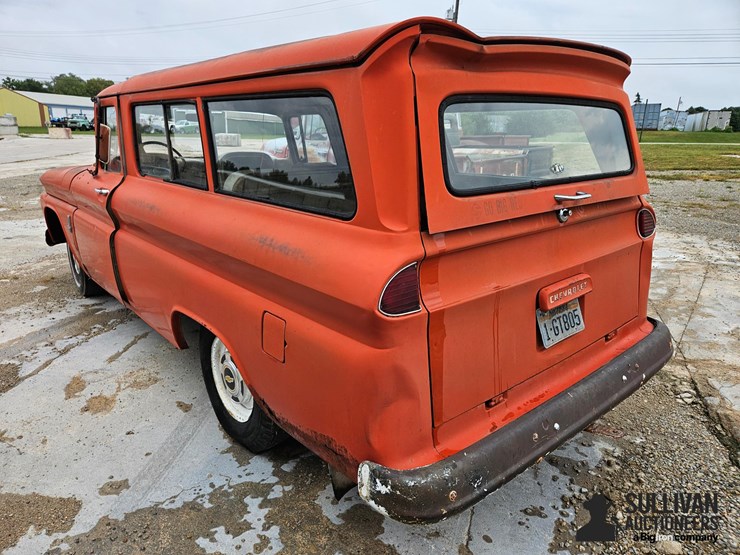1963-chevrolet-suburban-image-7