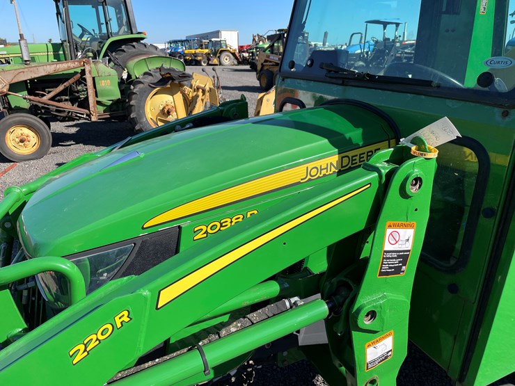 2019-john-deere-2038r-image-15