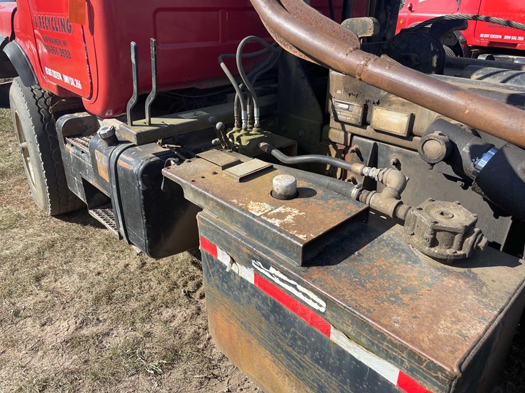 2000-mack-dm690s-image-19