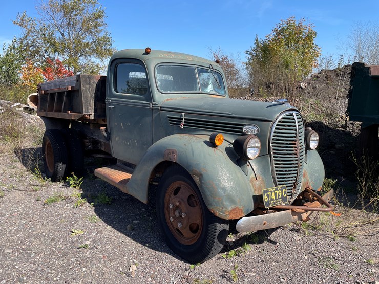 #426-•-vintage-ford-1-1/2-ton-single-axle-dump-truck-(no-title)-(houghton,-mi)-image-3