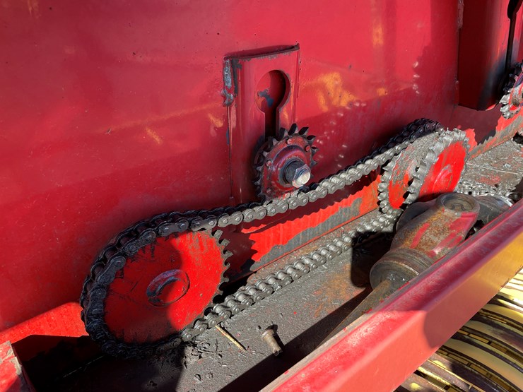 1990-new-holland-570-image-26