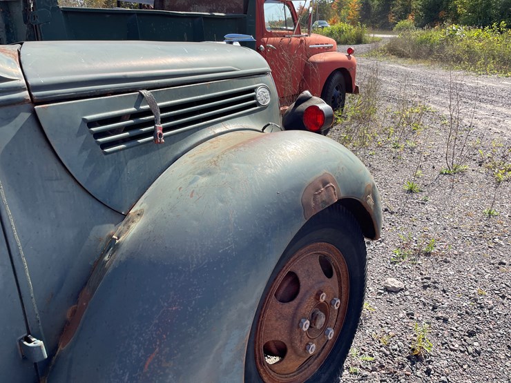 #426-•-vintage-ford-1-1/2-ton-single-axle-dump-truck-(no-title)-(houghton,-mi)-image-37