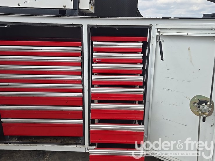 2015-dodge-ram-5500-image-39
