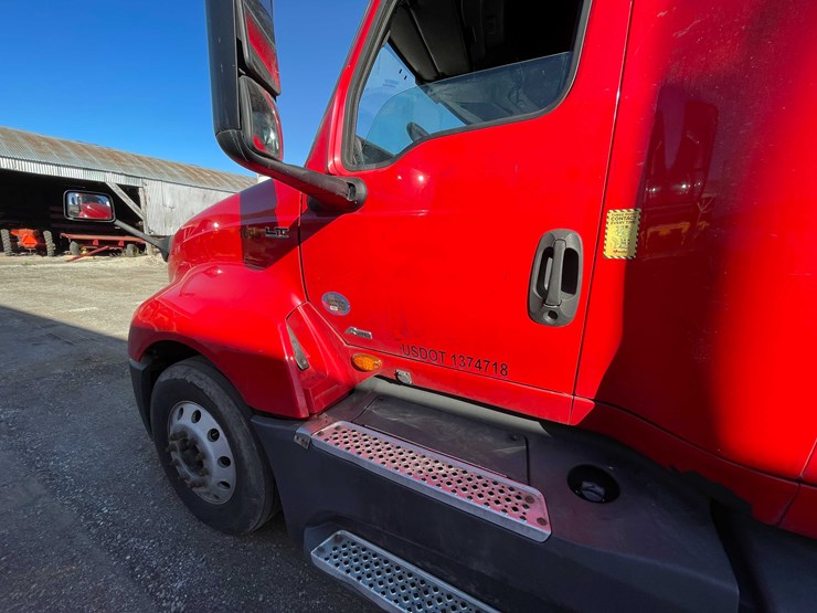 #400-•-2018-international-semi-tractor-(has-wi-title)-(denmark,-wi)-image-58
