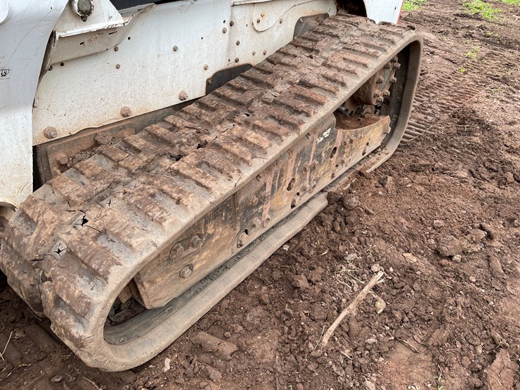 2017-bobcat-t870-image-12