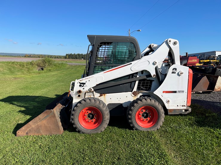 2015-bobcat-s570-image-2