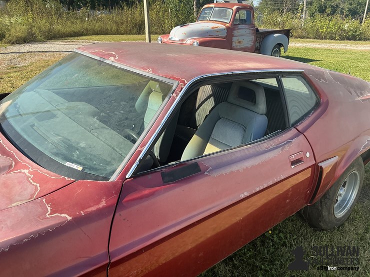1971-ford-mustang-fastback-collector-car-image-13
