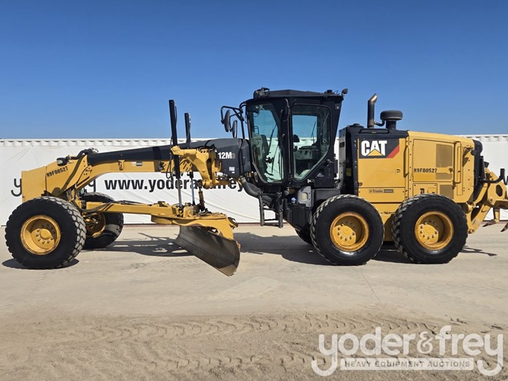 2016-caterpillar-12m3-image-2