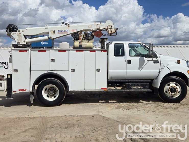 2013-ford-f750-image-12