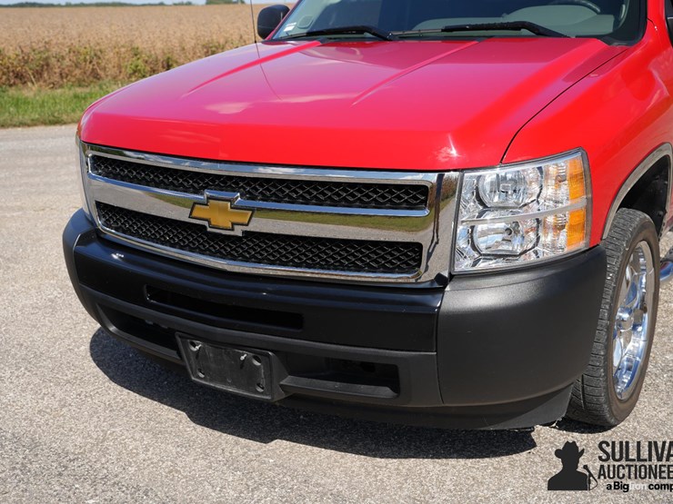 2011-chevrolet-silverado-image-9