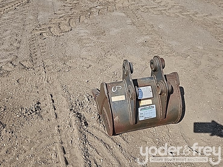 18"-hd-mini-excavator-bucket-image-3