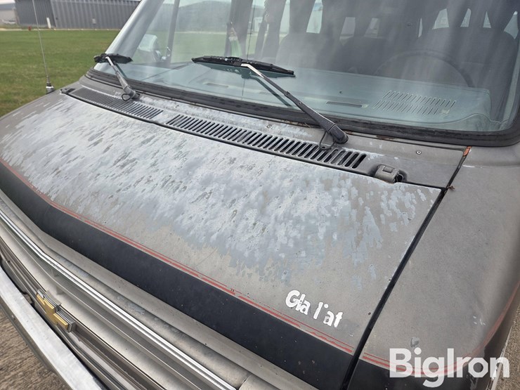 1988-chevrolet-g20-image-13