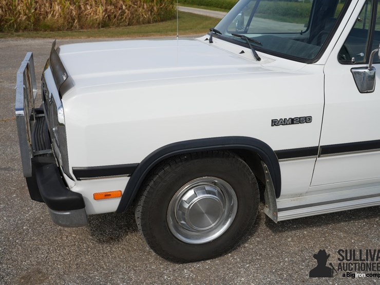 1992-dodge-ram-250-image-12