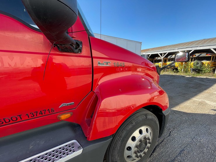 #400-•-2018-international-semi-tractor-(has-wi-title)-(denmark,-wi)-image-20