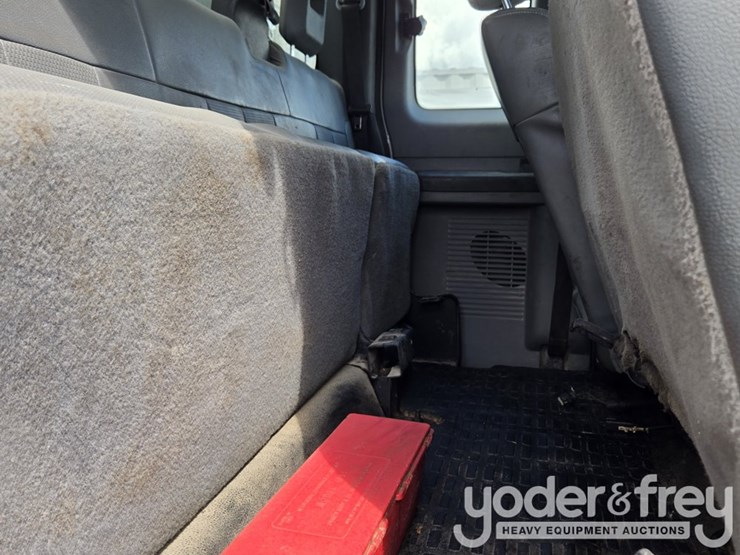 2013-ford-f750-image-110