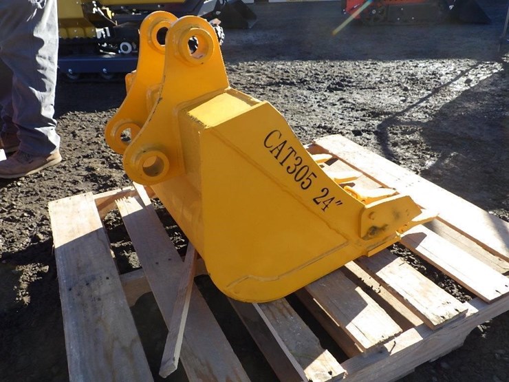 giyi-cat-305-bucket-w/-teeth-24"-image-3
