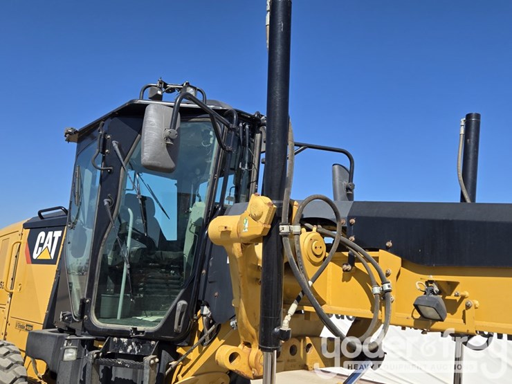 2016-caterpillar-12m3-image-25