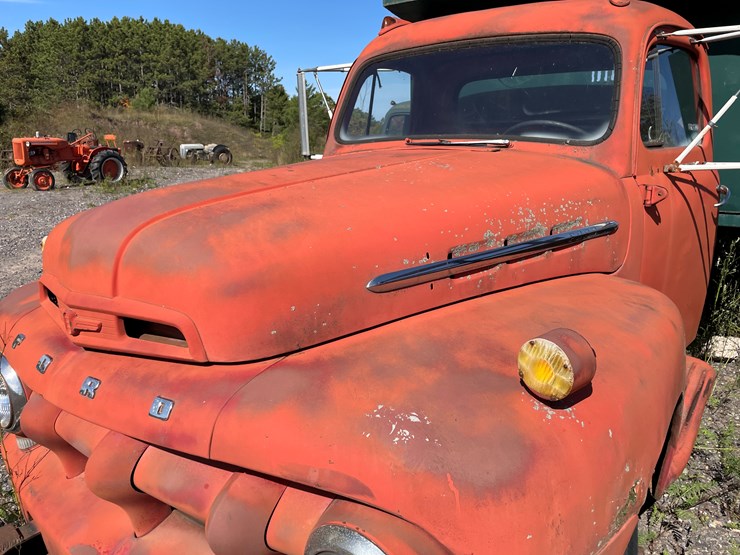 #424-•-vintage-ford-1-1/2-ton-single-axle-dump-truck-(no-title)-(houghton,-mi)-image-9