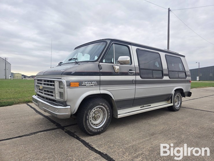 1988-chevrolet-g20-image-1