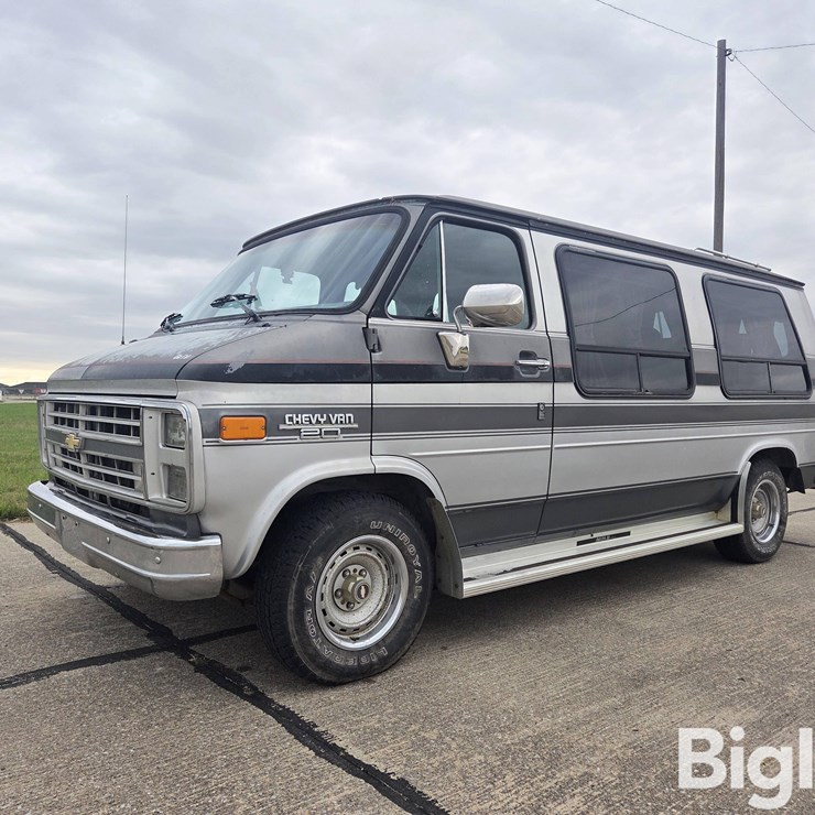 1988 CHEVROLET G20