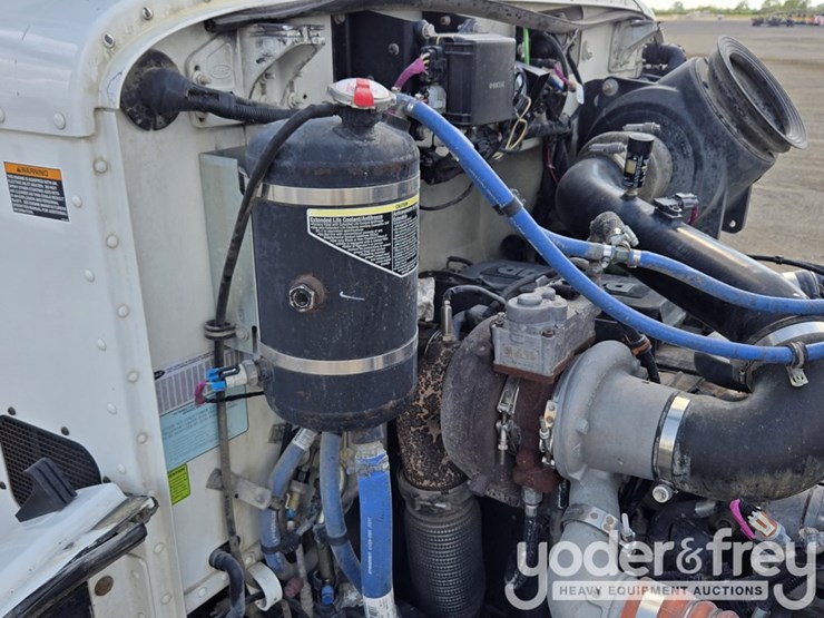 2018-peterbilt-348-image-124