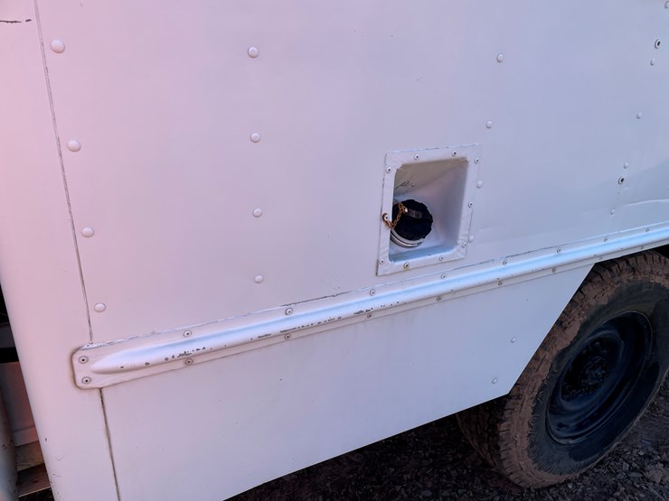 #516-•-1984-chevy-d350-4x4-pickup-(title-in-delay)-(wakefield,-mi)-image-15