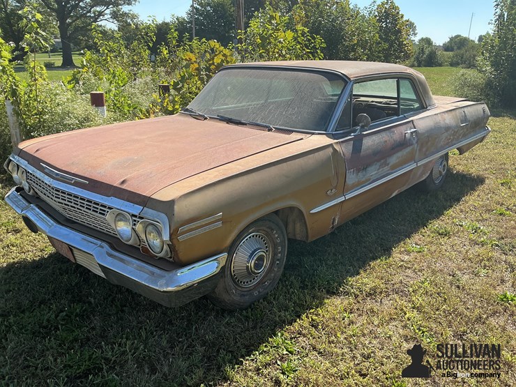 1963-chevrolet-impala-collector-car-image-1