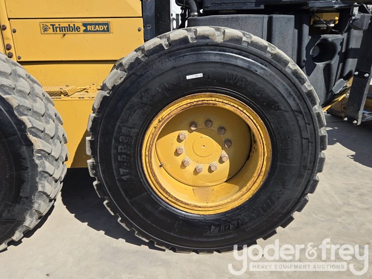 2016-caterpillar-12m3-image-48