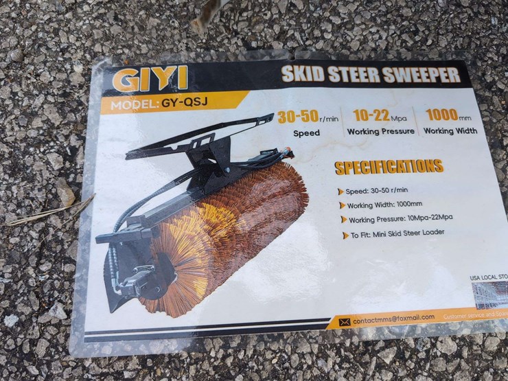 (1)-giyi-skid-steer-sweeper---gy-qsj-image-5