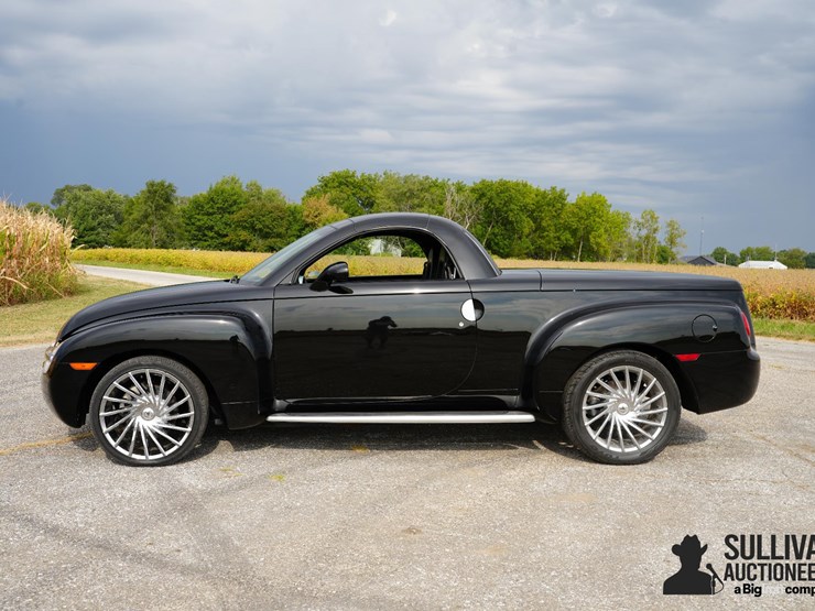 run-#75---2004-chevrolet-ssr-convertible-image-8