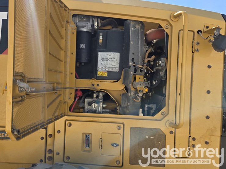 2016-caterpillar-12m3-image-58