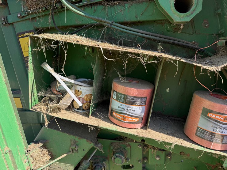 john-deere-330-image-15