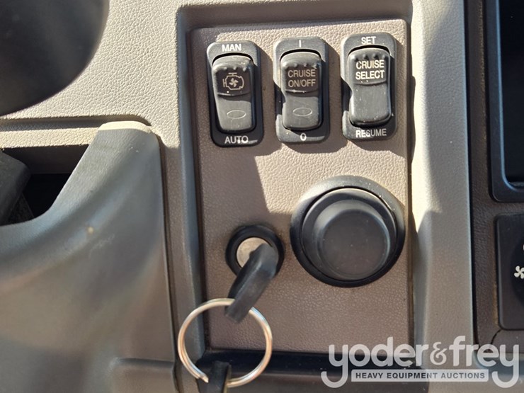 2018-peterbilt-348-image-119