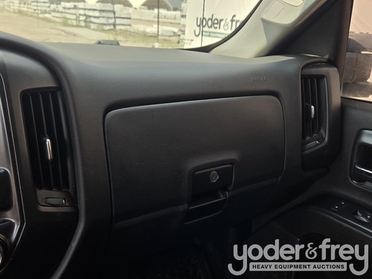 2021-chevrolet-silverado-image-97