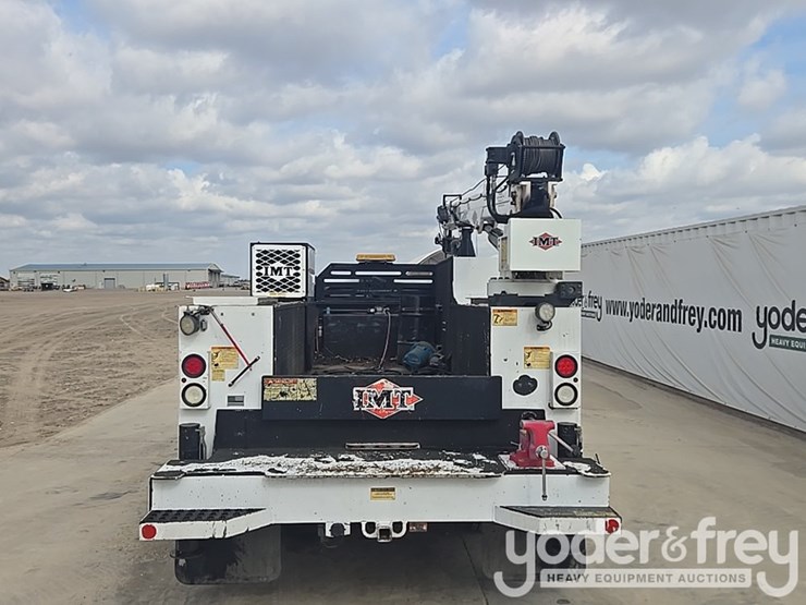 2015-dodge-ram-5500-image-4