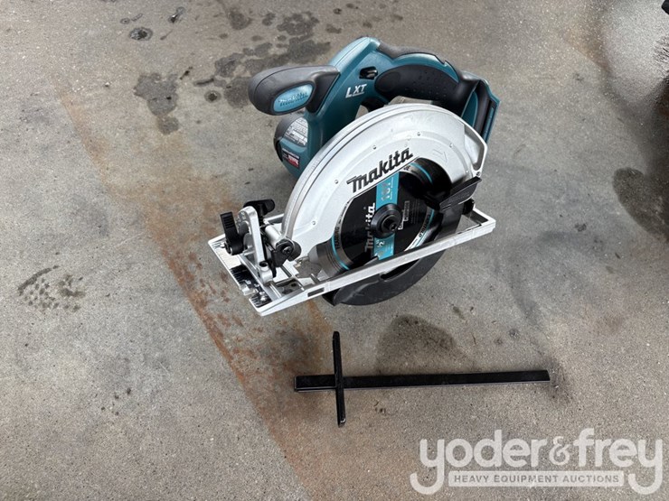 makita-18v-lxt-6.5-"-circular-saw-(xss02z)(1-yr-factory-warranty)-reconditioned-image-1