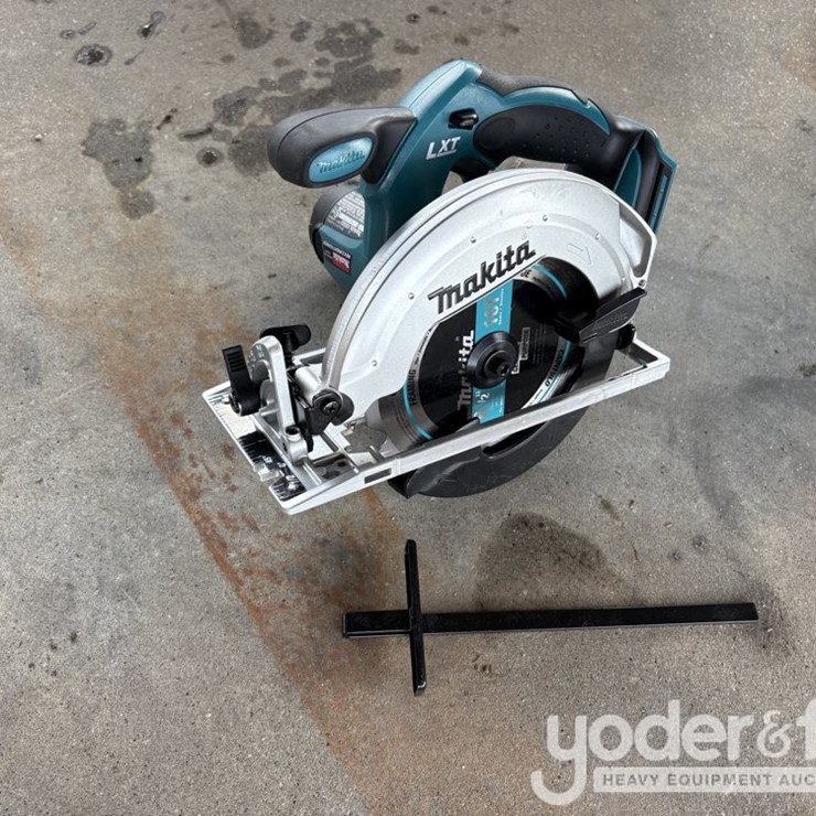 Makita 18v Lxt 6.5 " Circular Saw (XSS02Z)(1 Yr Factory Warranty) Reconditioned