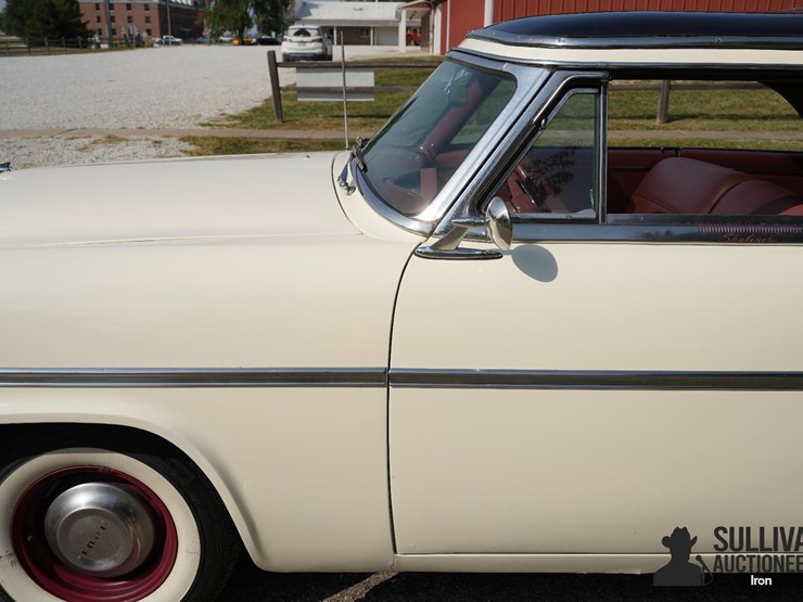 run-#69---1954-ford-crestline-skyliner-image-14