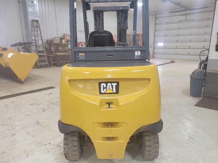 #311-•-2017-cat-2ep10000-forklift-(minocqua,-wi)-image-4