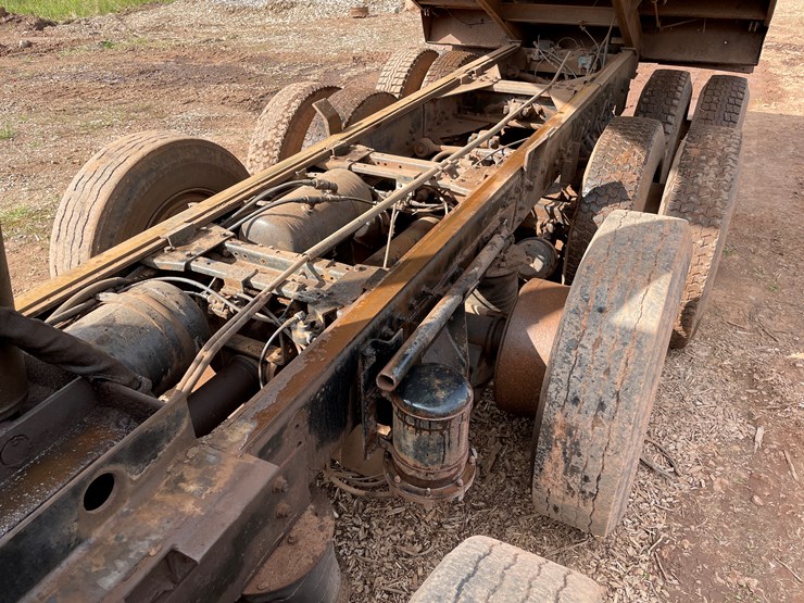 #412-•-1988-white-gmc/autocar-quad-axle-dump-truck-(title-in-delay)-(wakefield,-mi)-image-74