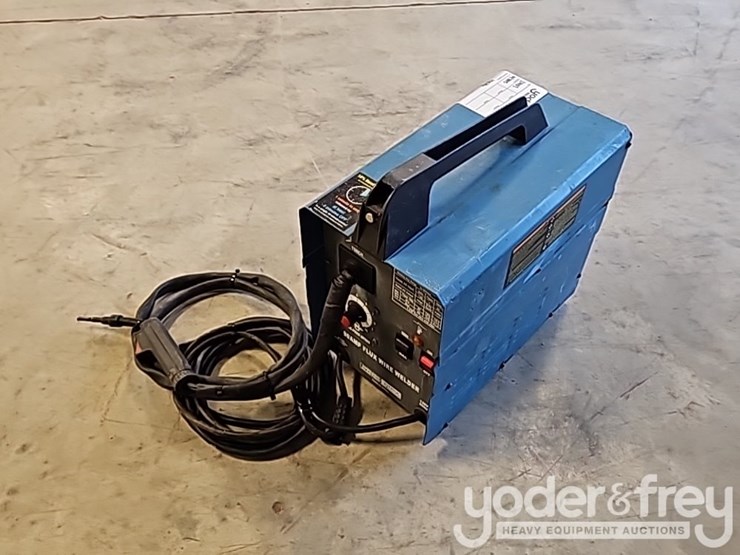 chicago-electric-90-amp-flux-wire-welder,-120v-60hz,-welding-systems-sku-44567-mig-welder-image-1