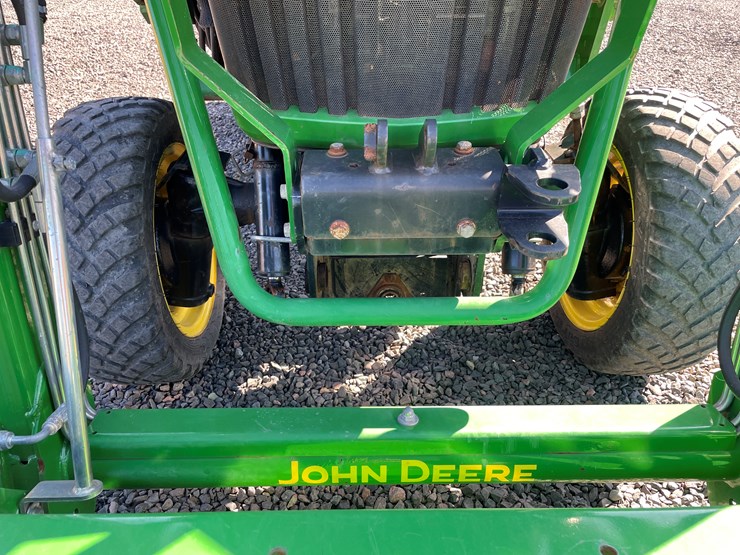 2019-john-deere-2038r-image-10