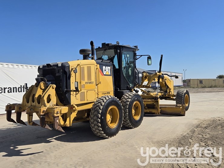 2016-caterpillar-12m3-image-5